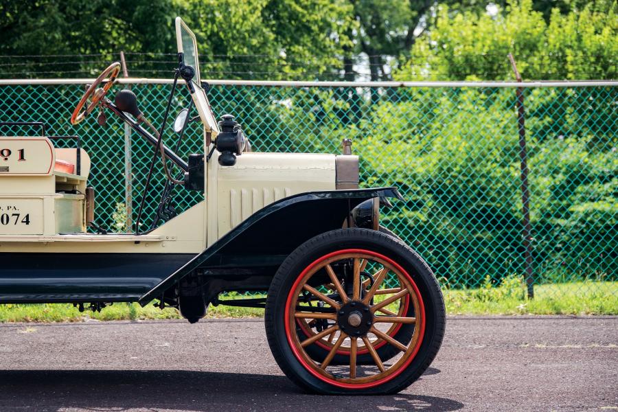 Колеса Ford Model T Pickup 1915 года  (фото 12 из 14)